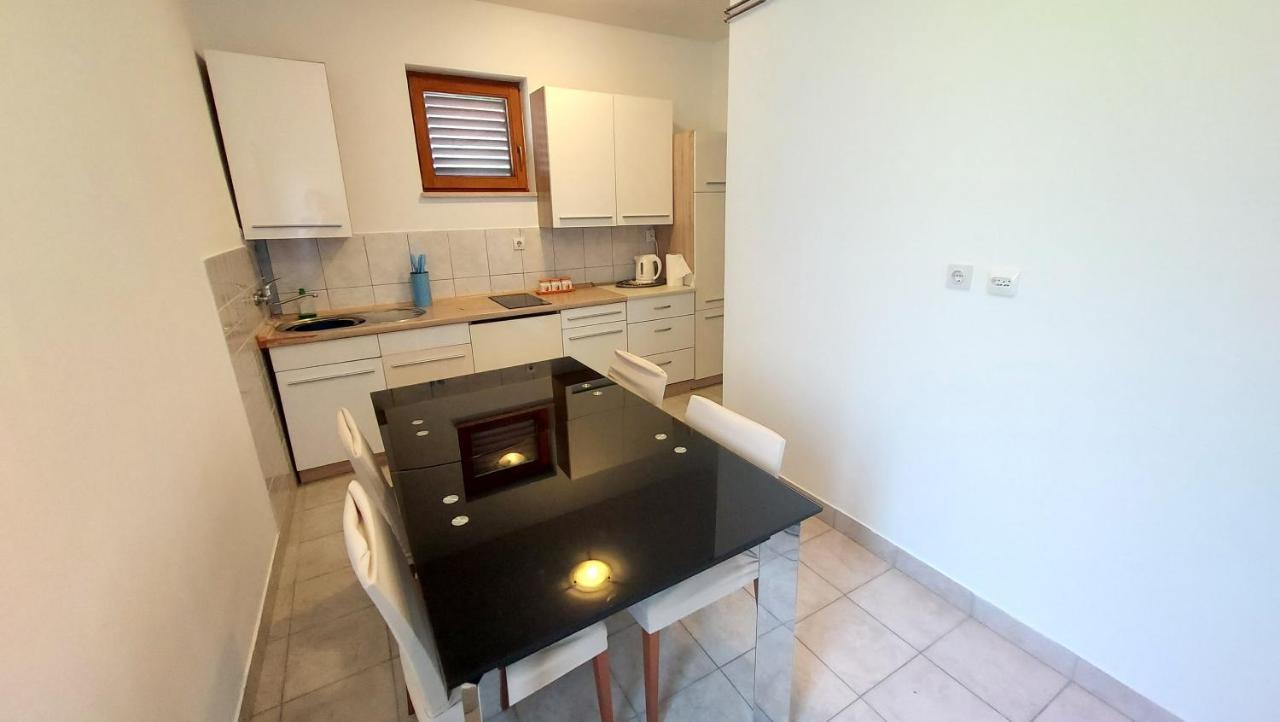 Apartments Cezar Vinkuran Eksteriør bilde