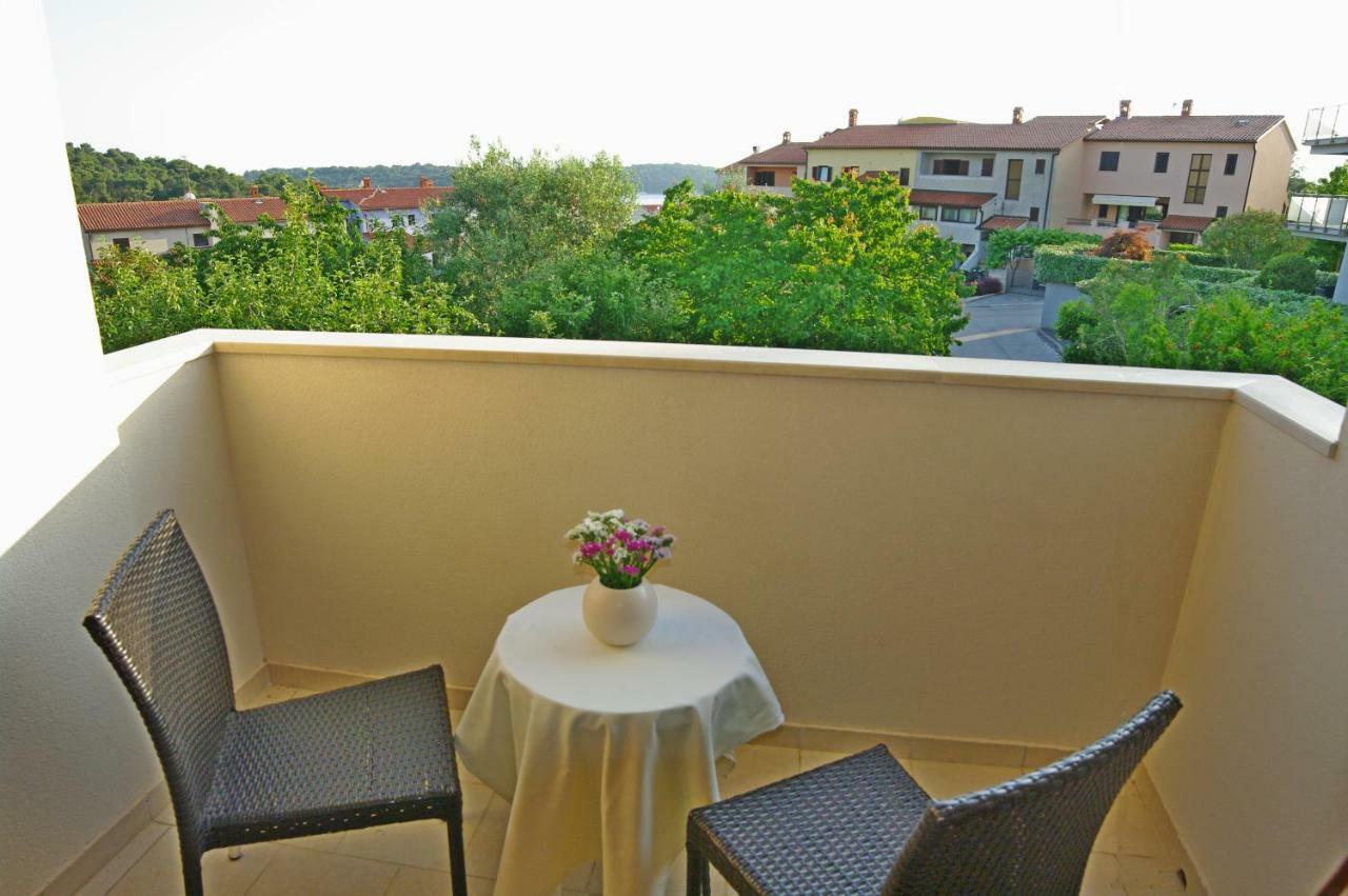 Apartments Cezar Vinkuran Eksteriør bilde